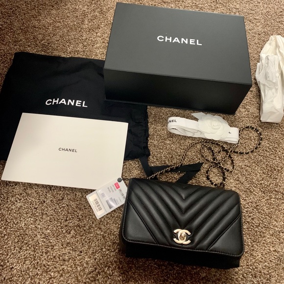 CHANEL Handbags - Chanel authentic flap bag